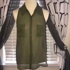 🌸 4x20 🌸 DECREE SHEER ARMY GREEN TOP SIZE M